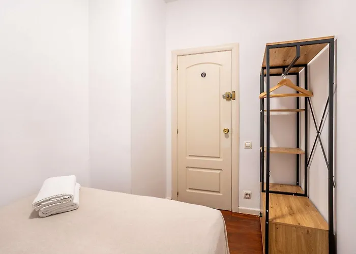 The Collection Barcelona - Next To Sagrada Familia 4-Bedroom Apartment